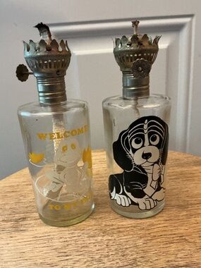2 Vintage Hurricane Oil Lamps Frog and Dog Welcome to my Pad
